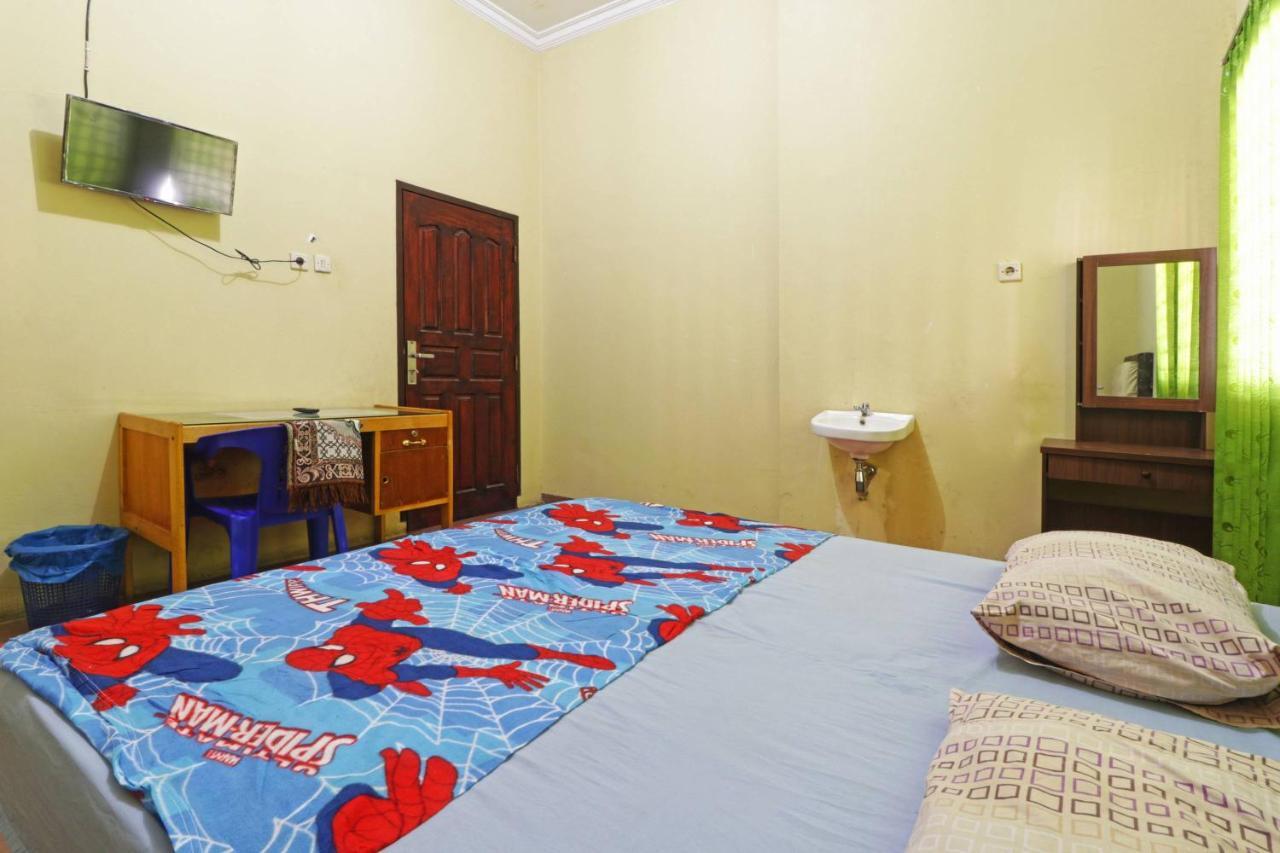 Hôtel Wisma Cempaka 2 Syariah à Parit  Extérieur photo