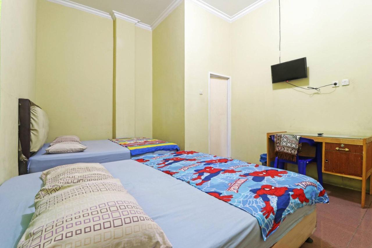 Hôtel Wisma Cempaka 2 Syariah à Parit  Extérieur photo