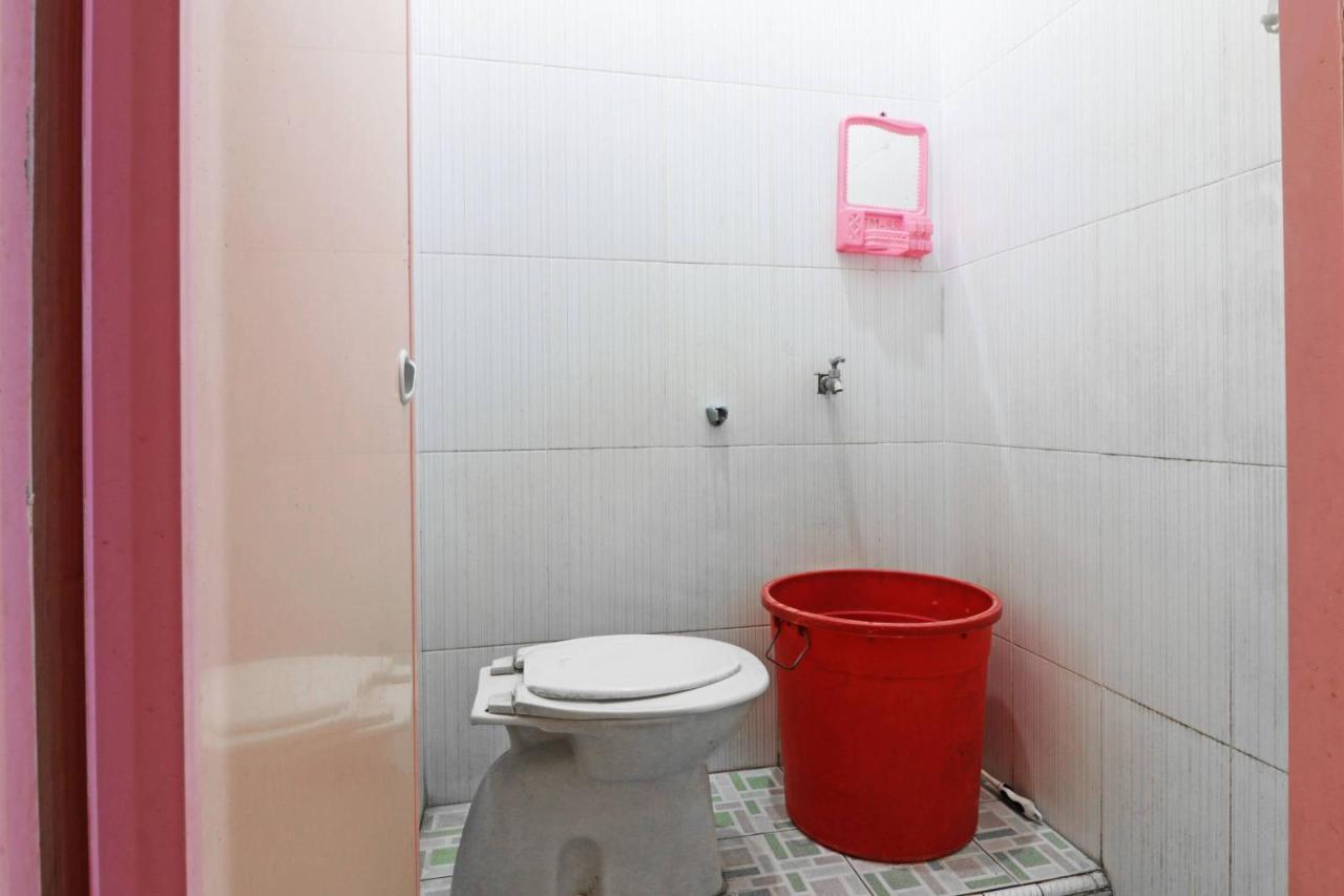 Hôtel Wisma Cempaka 2 Syariah à Parit  Extérieur photo