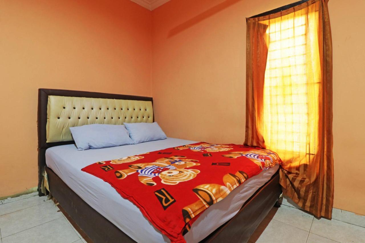 Hôtel Wisma Cempaka 2 Syariah à Parit  Extérieur photo